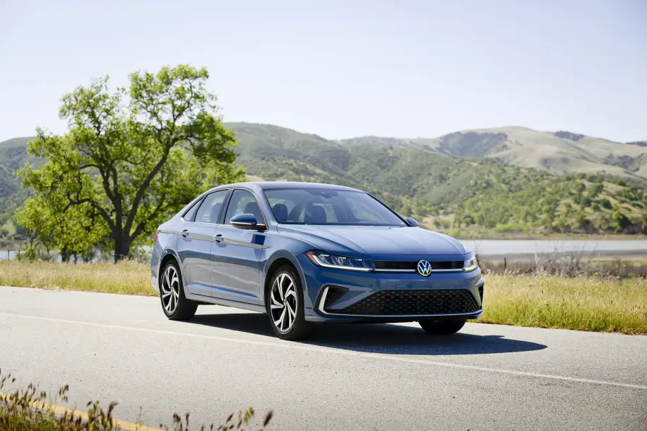 Volkswagen отзовет седаны Jetta из-за замыкания и пожара